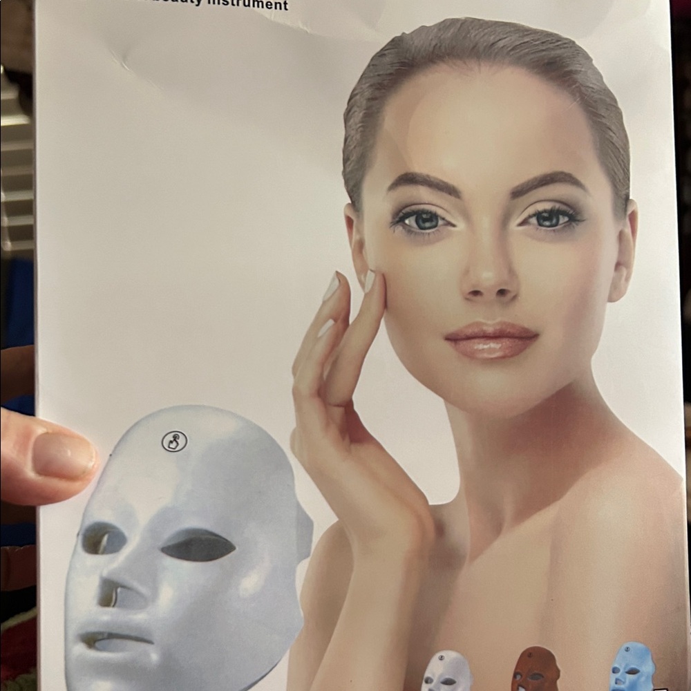 Advanced Skincare LED Mask - White